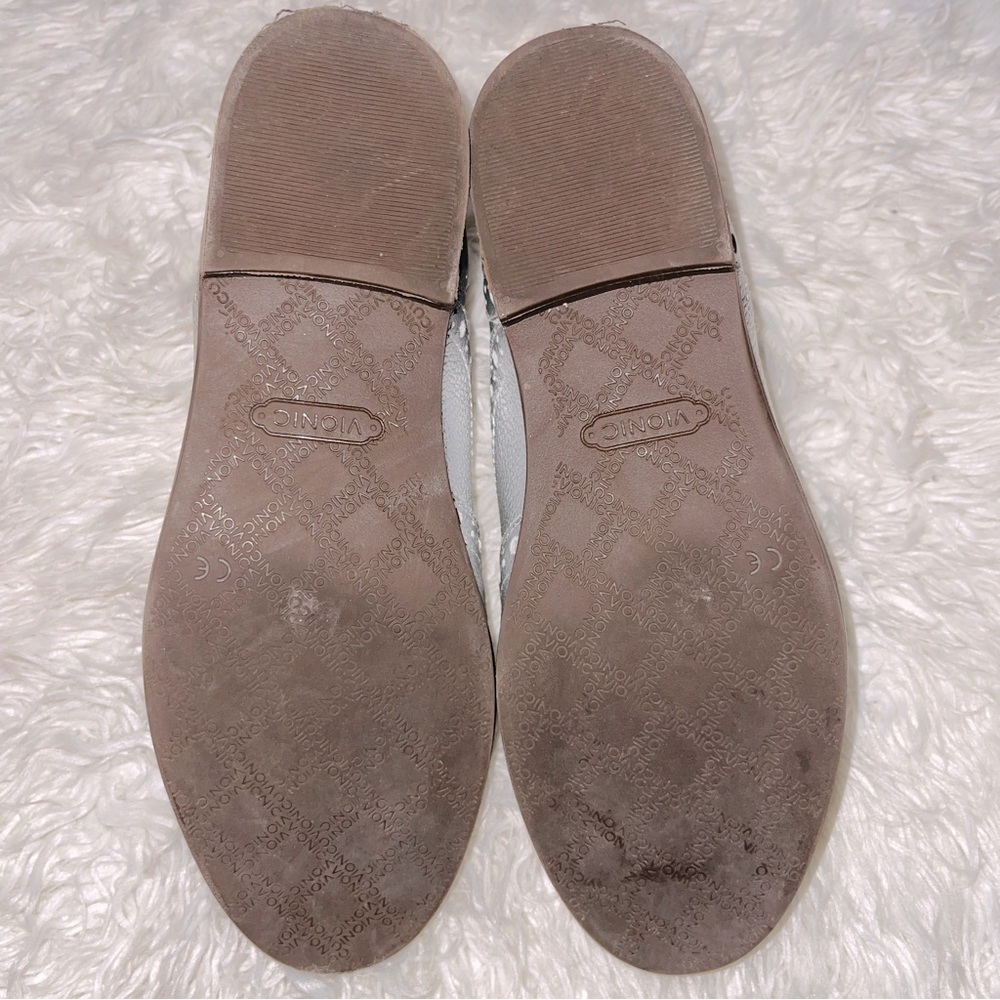 Sold Mercari Vionic Wise Hadley Silver Oxford Shoes size 6.5 - Picture 9 of 14